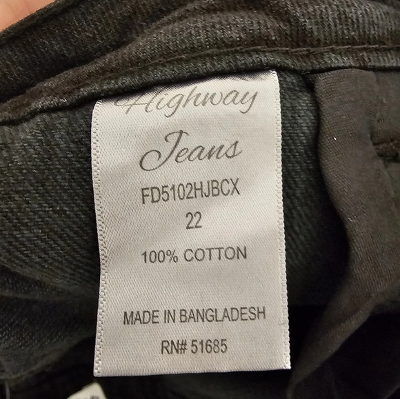 Highway Jeans Black Denim Plus Sized Skort Size 22 NWT - Picture 5 of 9